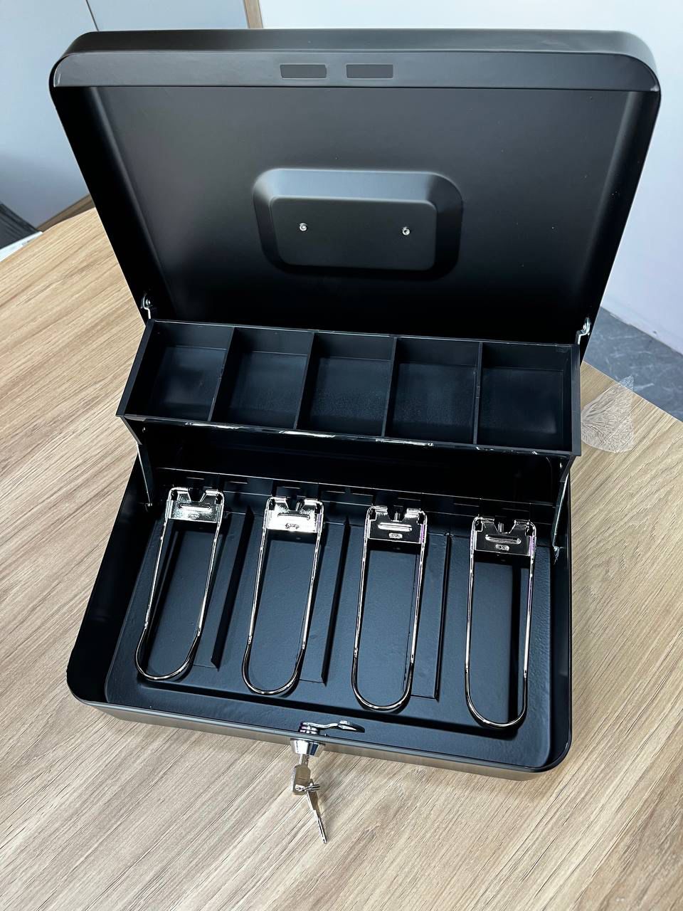 Caja de seguridad para monedas y billetes