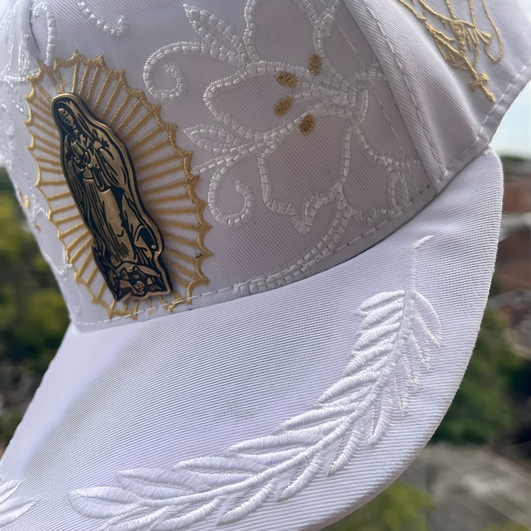 Gorra Premium Guadalupe™ – Estilo, fe y elegancia en una sola pieza
