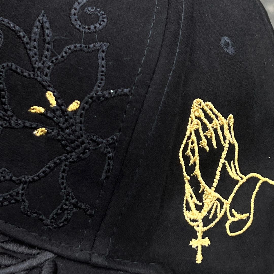 Gorra Premium Guadalupe™ – Estilo, fe y elegancia en una sola pieza